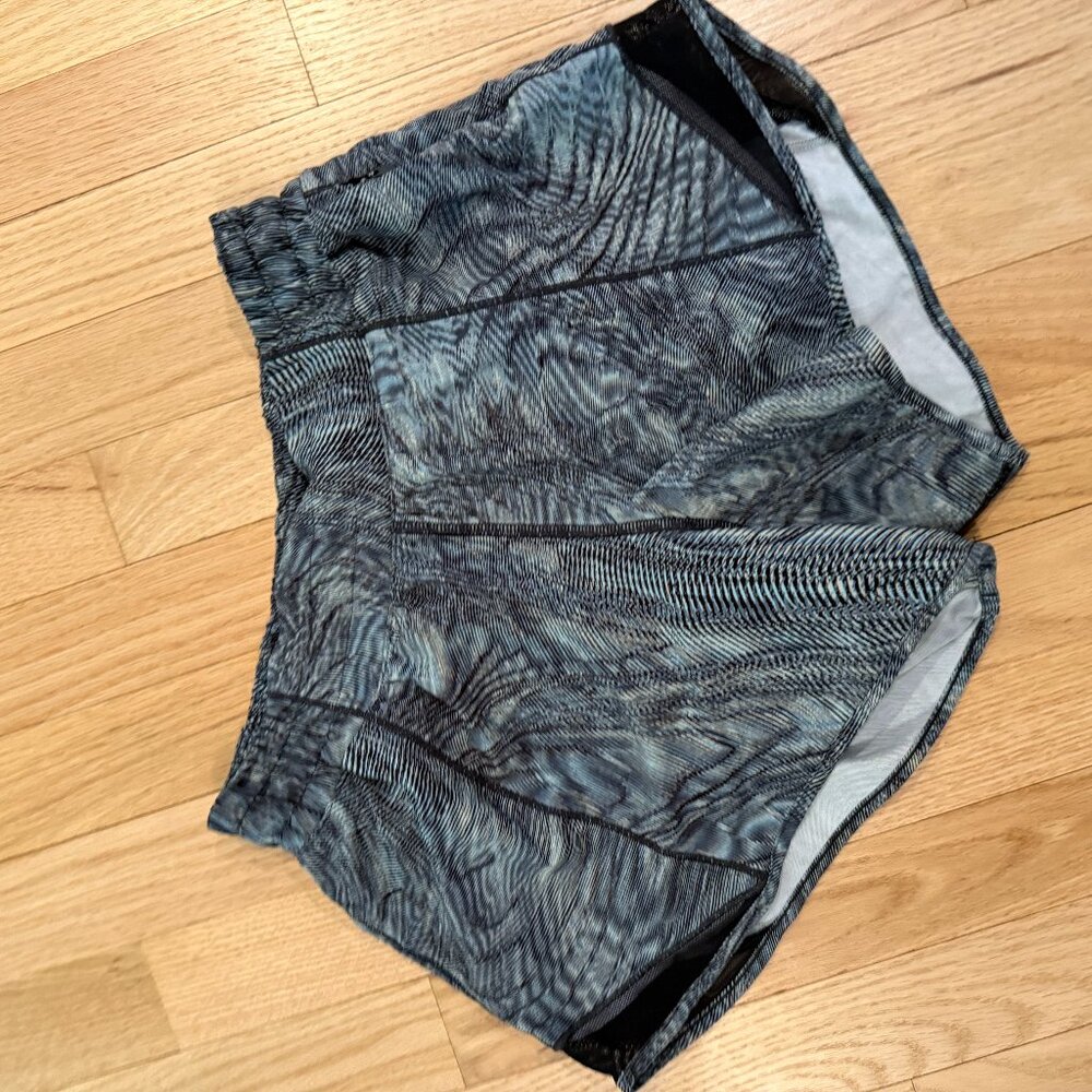 Women's gray strip print lulu running shorts
